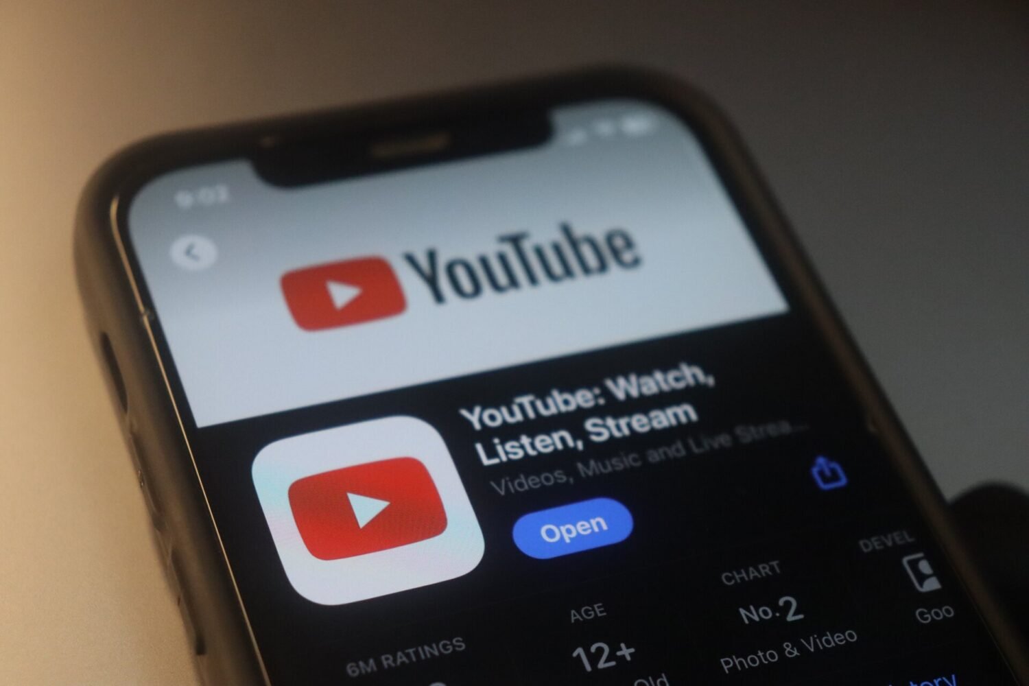 YouTube on an iPhone users may Soon be able to pay for Premium or Premium Lite subscriptions.